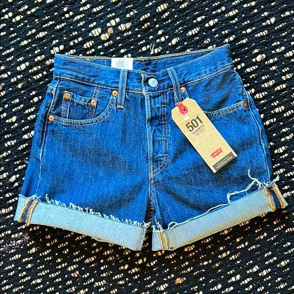 LEVIS 501 SHORTS NWT - Picture 2 of 12